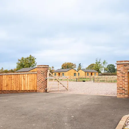 Oak Lodge Ashbourne  Exterior photo