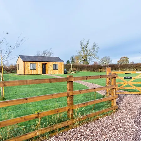 Oak Lodge Ashbourne  Exterior photo